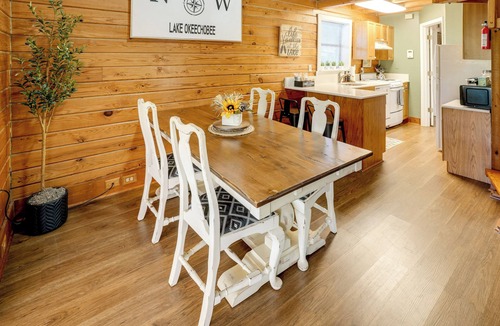 Taylor Creek Cabin | Lake Okeechobee Dockside Cabin w/Pool Access
