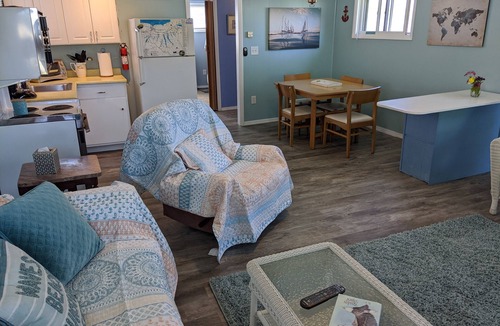 Kent Cottage | Lake Ontario - 1 Bedroom Between Rochester and Niagara Falls