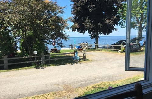 Kent Cottage | Lake Ontario - between Rochester and Niagara Falls
