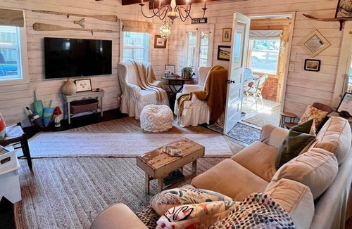Sandy Creek Cottage | Lake Ontario Cottage in Sandy Creek | BBQ + Fire Pit