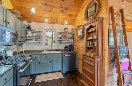 Sandy Creek Apartment | Lake Ontario Cottage BBQ Fire Pit