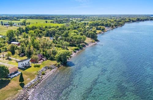 Waterport House | Lake Ontario Hideaway - Nature & Stillness Await!