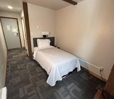 Newfane Hotel | Lake Ontario Motel & Inn