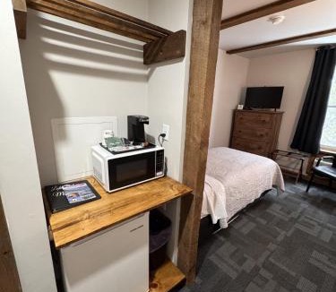Newfane Hotel | Lake Ontario Motel & Inn