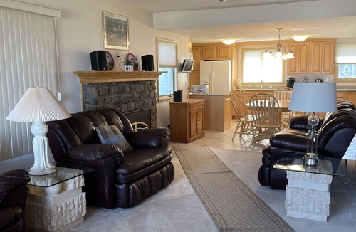 North Greece House | Lake Ontario Tranquility - Waterfront
