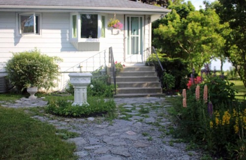 Wellington House | Lake Ontario Waterfront Cottage