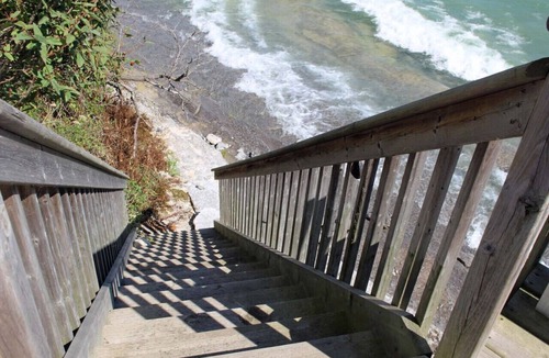 Wellington House | Lake Ontario Waterfront Cottage