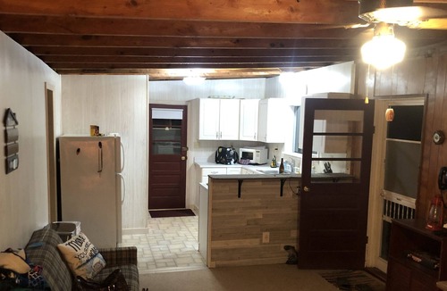 Henderson Cottage | Lake Ontario Waterfront Cottage with Sandy Beach