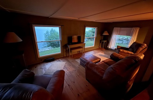 Dexter Cottage | Lake Ontario Waterfront Cottage | Kayaks, Fire Pit & Peaceful Escape