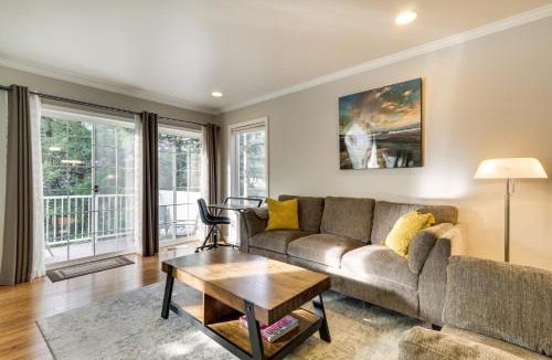 Mount Park House | Lake Oswego Home w/Deck 9 Mi to Downtown Portland