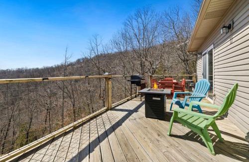 Lost Bridge Village House | Lake Overlook-Gorgeous Beaver Lake Views-Game Room
