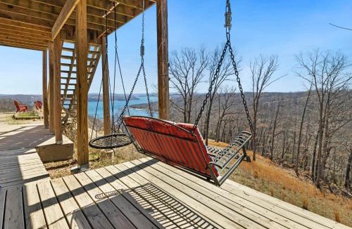 Lost Bridge Village House | Lake Overlook-Gorgeous Beaver Lake Views-Game Room