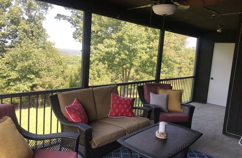 Lake Ozark Condo | Lake Ozark Condo- Come stay & play!