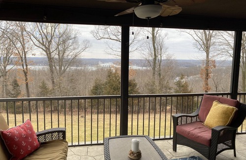 Lake Ozark Condo | Lake Ozark Condo- Come stay & play!