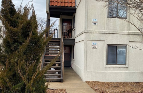 Lake Ozark Condo | Lake Ozark Condo- Come stay & play!