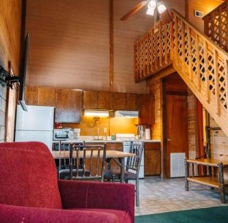 Flint House | Lake Palestine Resort North