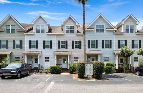 North Charleston Apartment | Lake Palmetto DBL - 2 Spacious homes on the Lake!