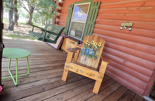 Gordon House | Lake Palo Pinto Rustic, waterfront cabin Steps from private boat dock