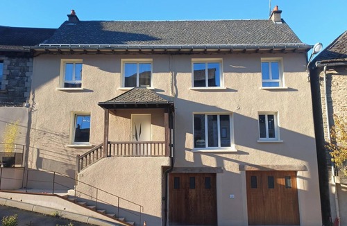Salles-Curan House | Lake Pareloup avoine rental