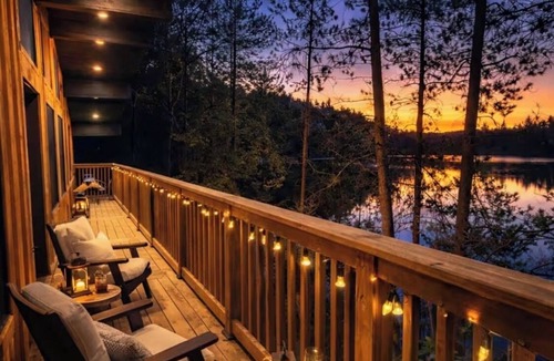 Madawaska Valley Cottage | Lake Pine Cabin | Come-in, unplug, stay awhile