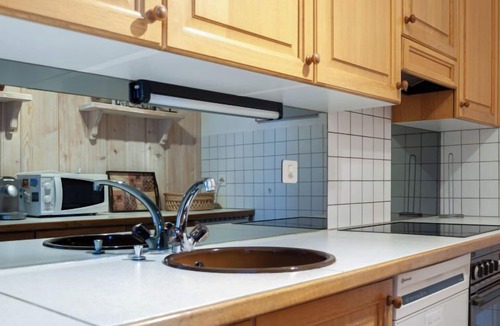 Saint-Pierre-de-Clages Apartment | Lake Placid A7 by Interhome