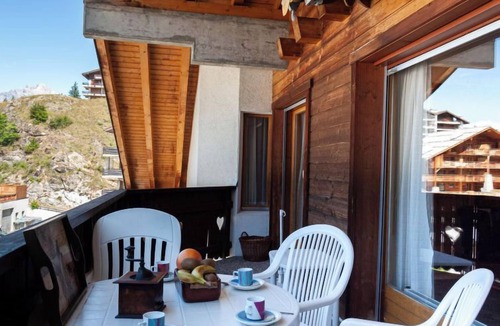 Saint-Pierre-de-Clages Apartment | Lake Placid A7 by Interhome