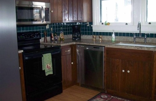 Hillcrest House | Lake Placid Hillcrest Haven - Sleeps 14 - 1 block to Main Street