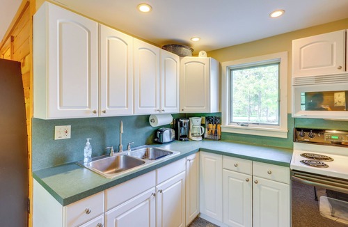 Speculator Cabin | Lake Pleasant Cabin on 3 Acres w/Private Beach!