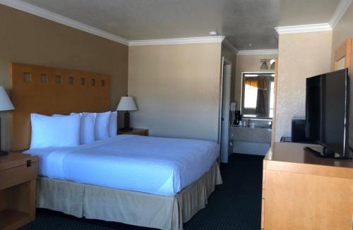 Wilbur Springs Hotel | Lake Point Lodge