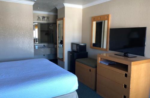 Wilbur Springs Hotel | Lake Point Lodge