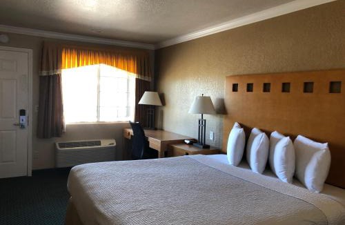 Wilbur Springs Hotel | Lake Point Lodge