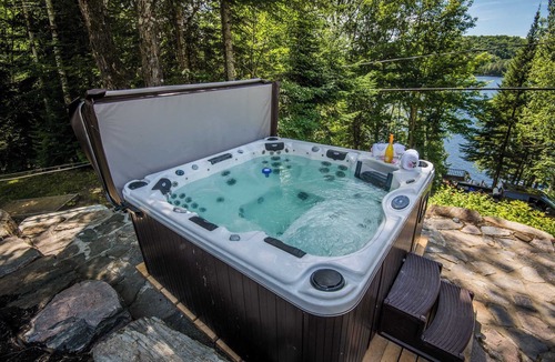 Labelle Ski Chalet | Lake | Pool Table | Au Pied du Lac