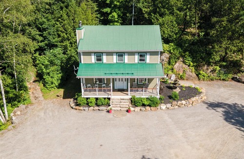Labelle Ski Chalet | Lake | Pool Table | Au Pied du Lac