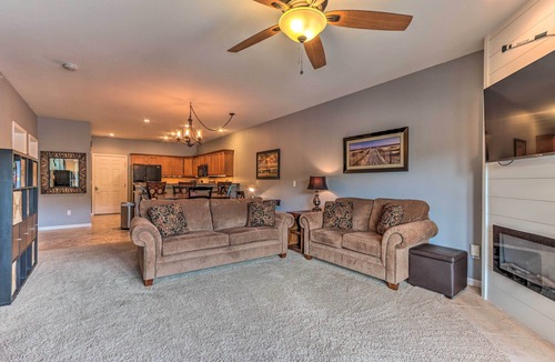 Camdenton Condo | Lake & Poolside Fun! Water-View Camdenton Condo