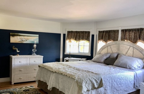 Verona Beach Apartment | Lake property