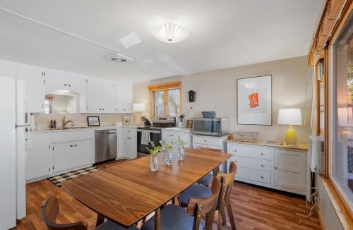 Buffalo House | Lake Pulaski Getaway