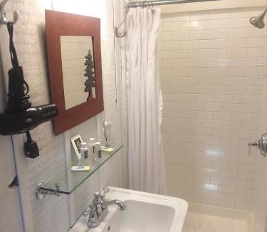 Lakemont Hotel | Lake Rabun Hotel