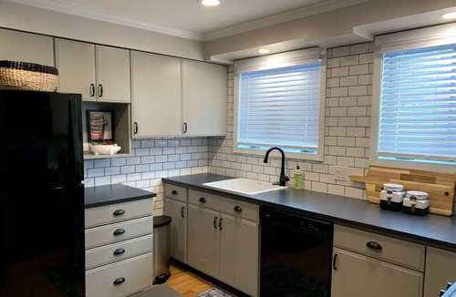 Ironwood House | Lake Rd Abode-Game Rm-Close to Trails/Lakes/Waterfalls/SpringTime Getaway Value