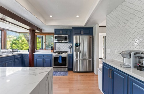 Cedar Glen House | Lake Reflection Point-Upscale Lake View House! 4 Bed/4.5 Bath! Air Conditioning!