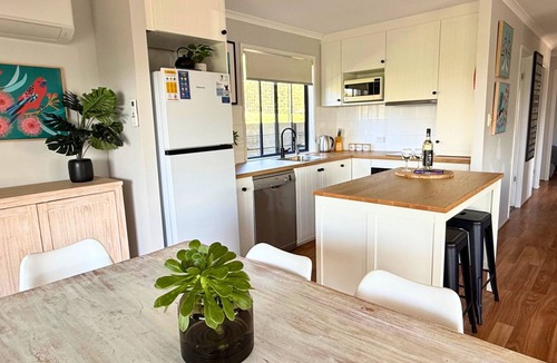 Encounter Bay House | Lake & Reserve Front Bird Haven - 3BR