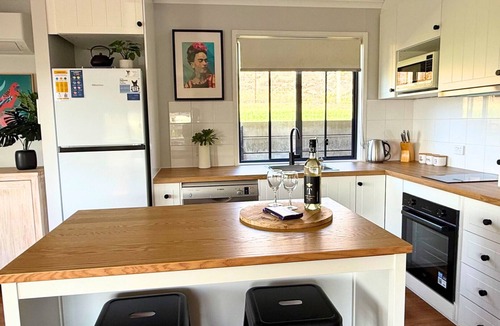 Encounter Bay House | Lake & Reserve Front Bird Haven - 3BR