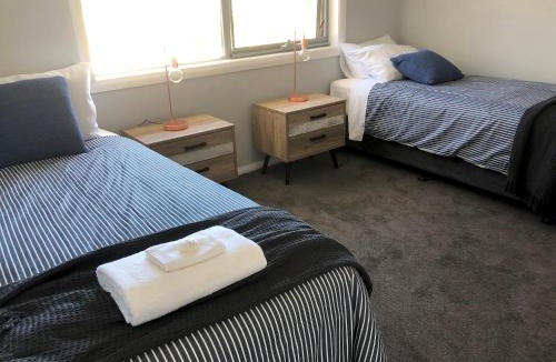 Yarrawonga House | Lake Resort on Black Bull