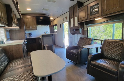 Dennis House | Lake Retreat