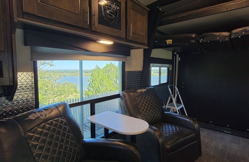 Dennis House | Lake Retreat