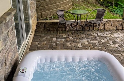 Valparaiso Condo | Lake retreat with unique dome near Indiana Dunes