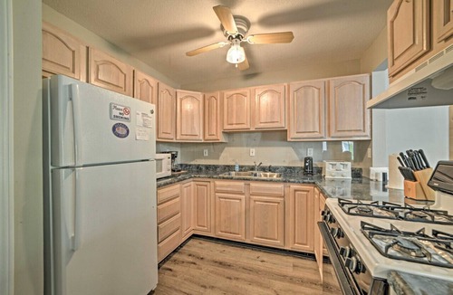 Gilbertsville Villa | Lake Retreat with Deck near Marina