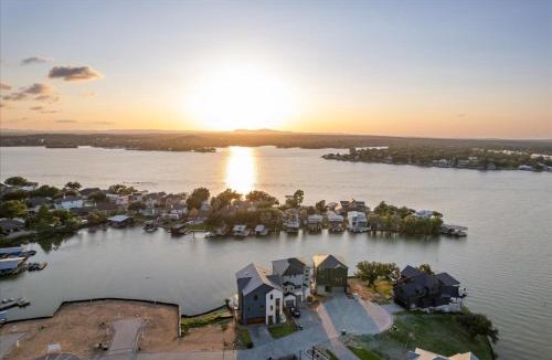 Granite Shoals House | Lake RetreatSleeps 19-3 KING SuitesPoolHotTub