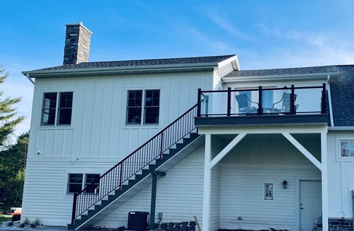 Neenah House | Lake, River and Lighthouse View Suite
