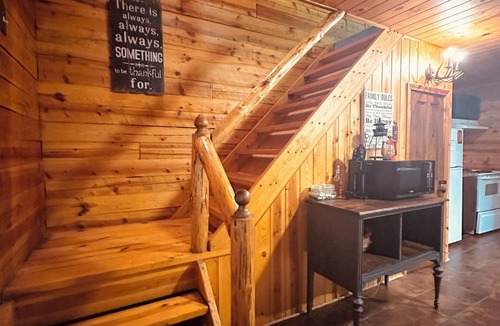 Ironton Cabin | Lake Road Cabin B — Million Dollar Ozark View!