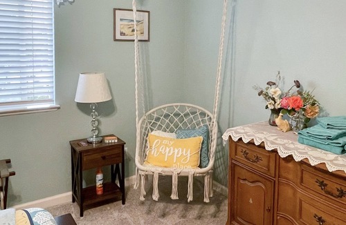 Valley Springs Bed & Breakfast | Lake Room at Bed & Breakfast